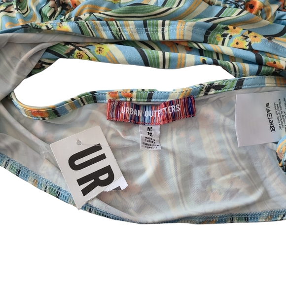 NWT | URBAN OUTFITTERS | CUT-OUT CROP HALTER TOP | SIZE MEDIUM - Picture 5 of 8